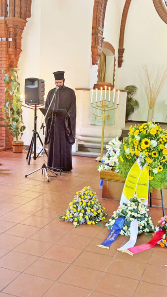 Reverend Theofilos Sofitsis in chapel, Luisenfriedhof III, Berlin