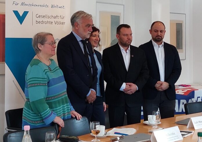 ess conference with Dr. Luis Moreno Ocampo, second from left (Nora Erdmann (GfbV) photo)